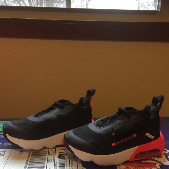 NWOT Nike AIR size 8 shoes - Picture 1 of 5
